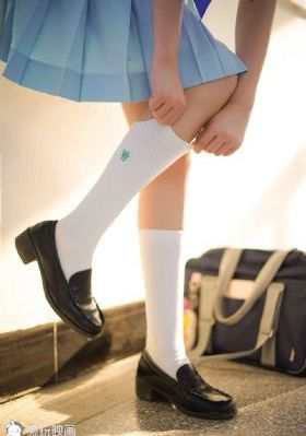《肌肤有如阳光》_4K完整视频观看